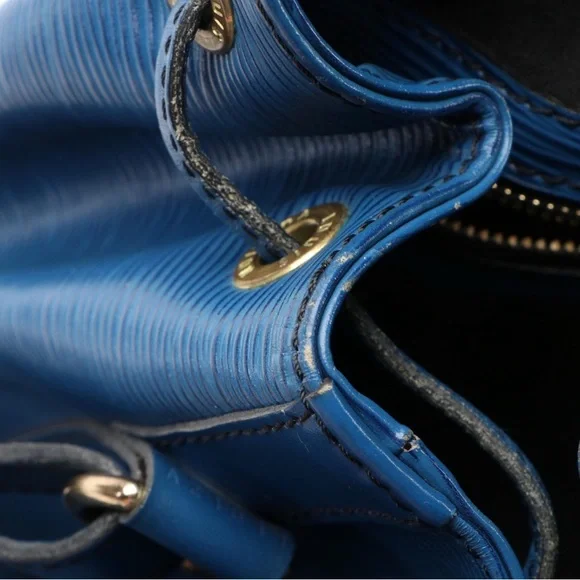 Louis Vuitton Petit Noé Bucket Bag in Toledo Blue Epi Leather - GUC